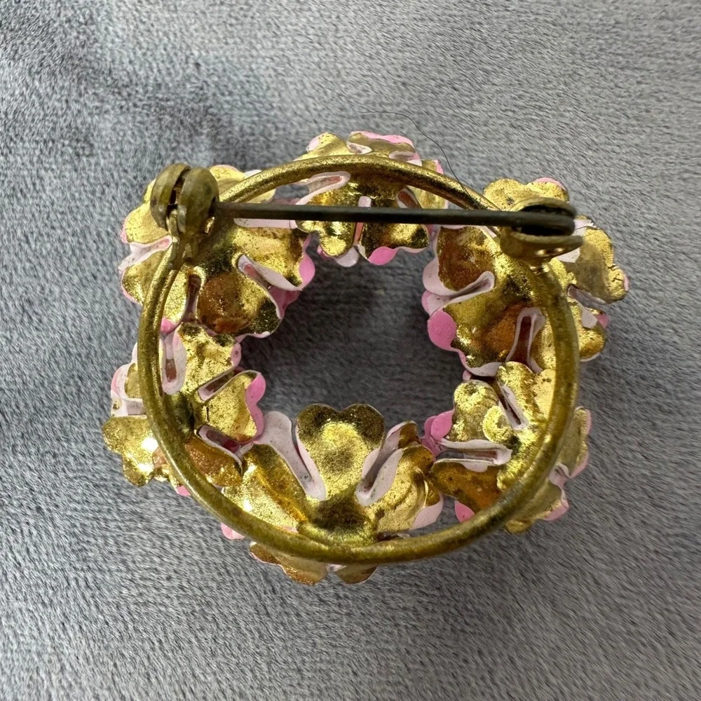 Vtg Pink Enamel Flower Wreath Brooch Gold Tone Plastic Beads Pin Spring Kitsch